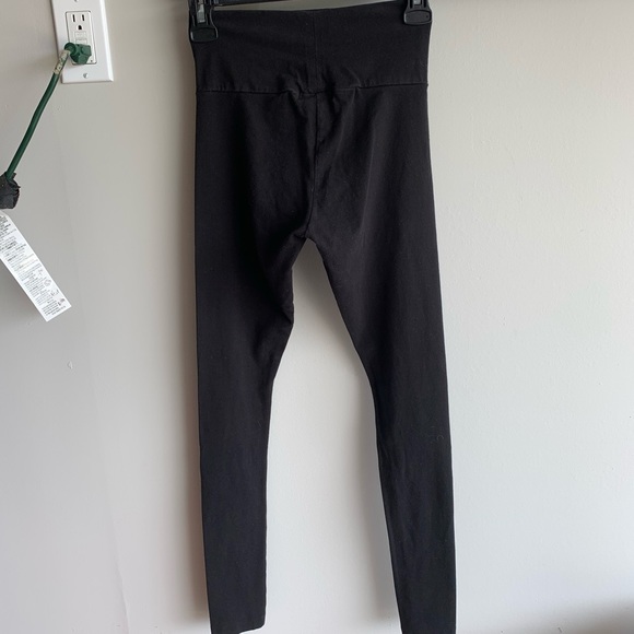 Forever 21 black squeeze legging - Picture 2 of 3
